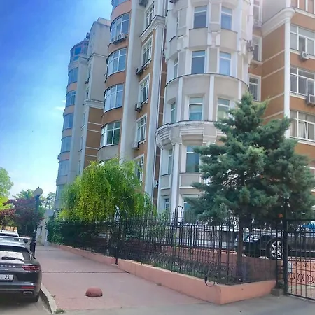Luxury 4br Sea View With A Theatre And A Huge Jacuzzi Odessa